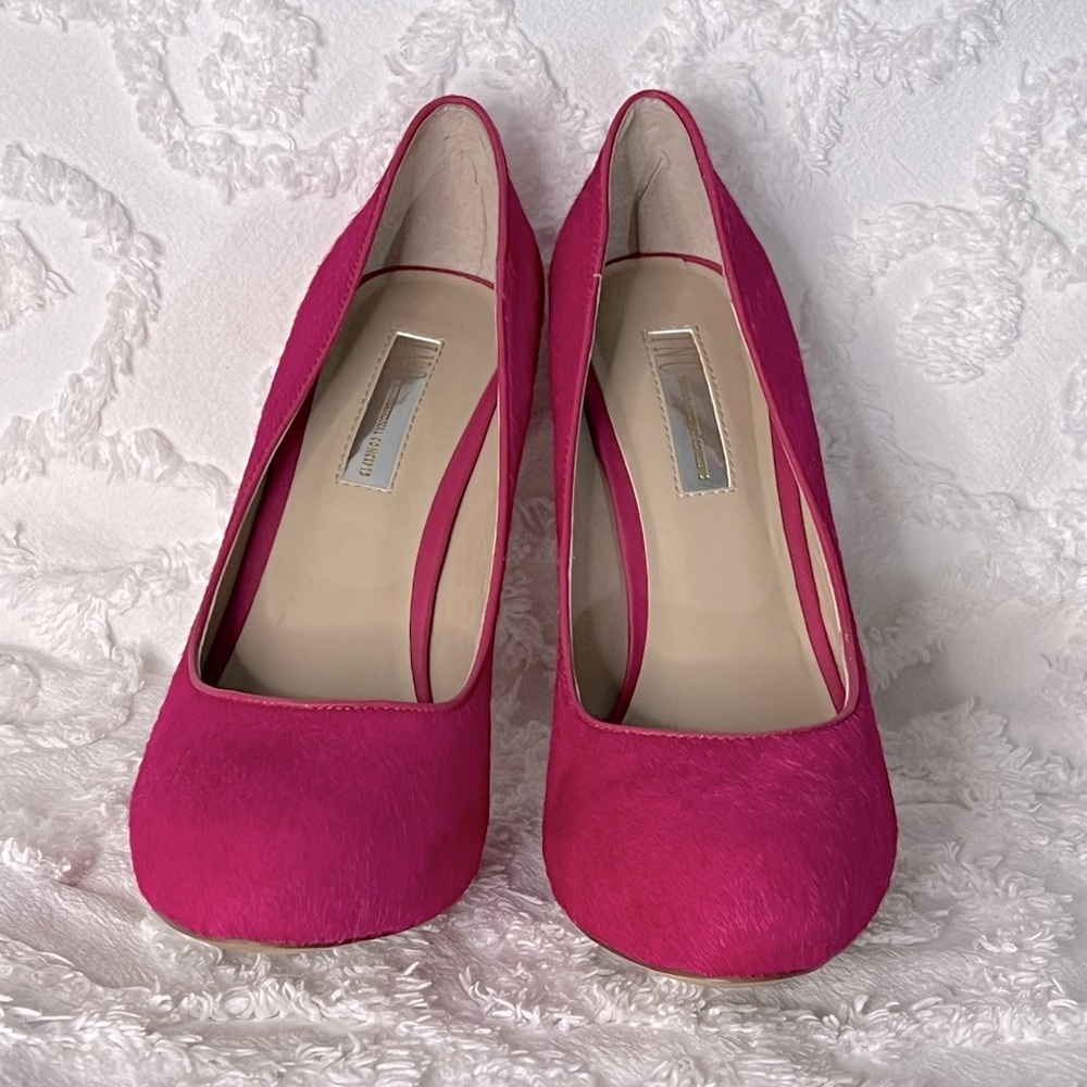 INTERNATIONAL CONCEPTS (INC) • HOT PINK PONYSKIN FUR PUMPS • EUC - Picture 3 of 6